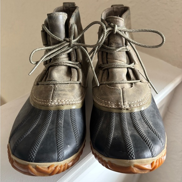 Sorel Women’s Gray Out N About ankle leather boots Rubber outdoor Rain Snow - Picture 3 of 8